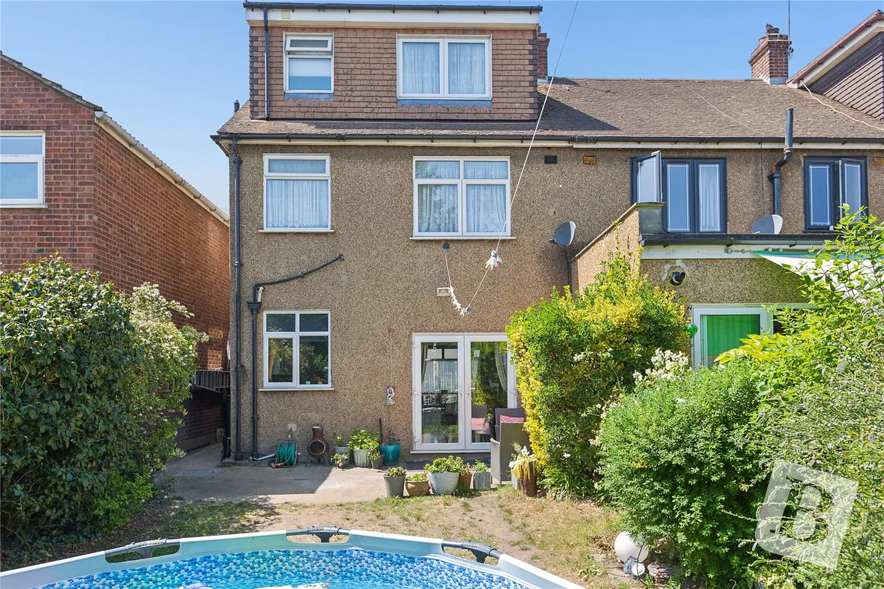 4 bed house for sale — Albany Road, Chadwell Heath, RM6