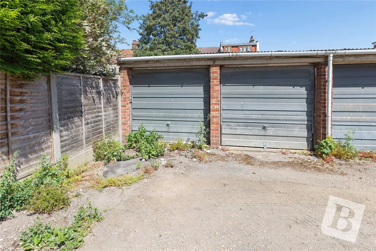Albany Road, Chadwell Heath, RM6, photo 15