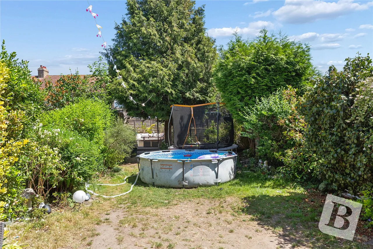 Albany Road, Chadwell Heath, RM6, photo 14