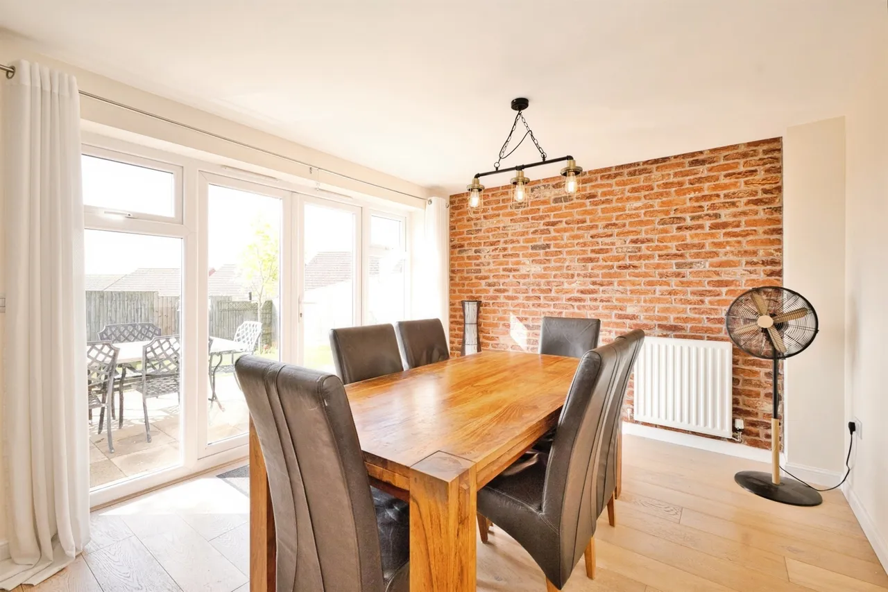 Crocker Way, Wincanton, BA9, photo 3