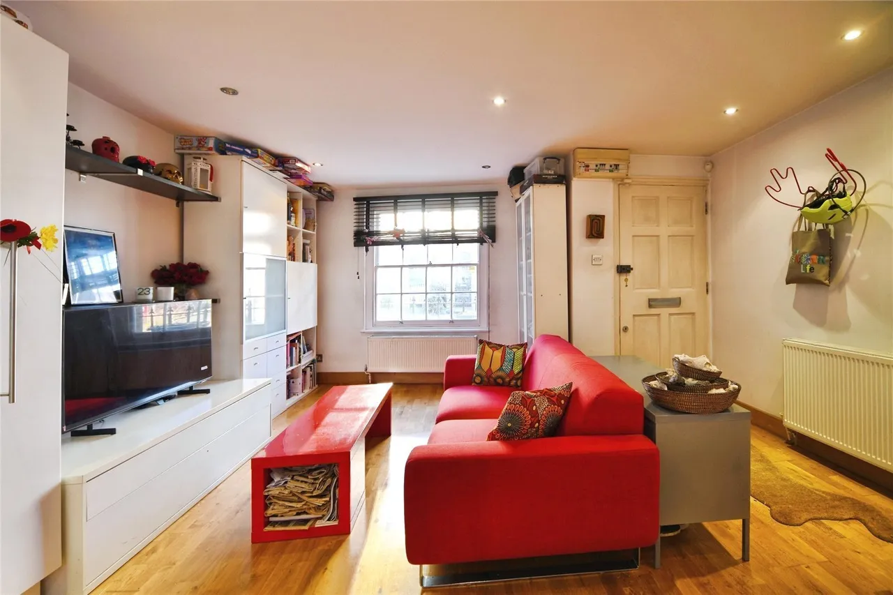 3 bed house for sale — Bow Common Lane, Bow, E3
