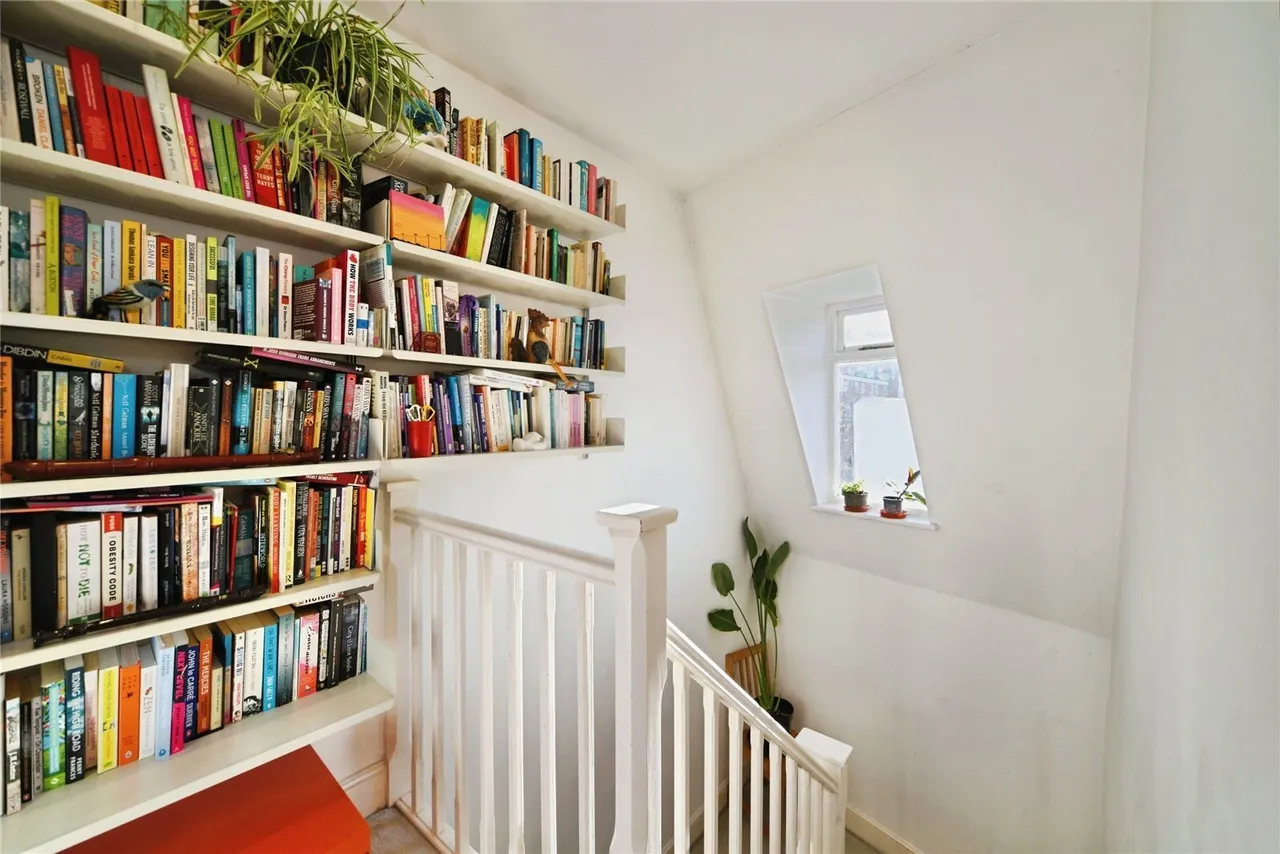 Bow Common Lane, Bow, E3, photo 16