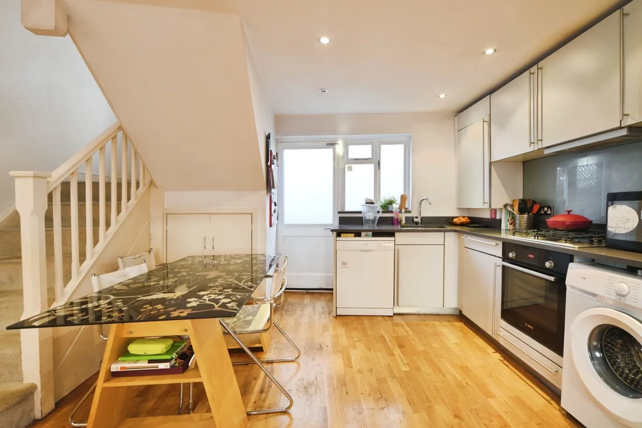 Bow Common Lane, Bow, E3, photo 5
