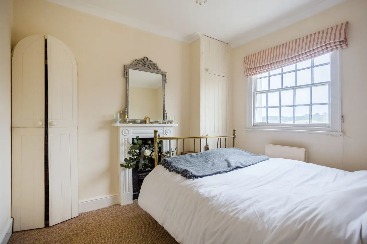 St. Martins, Marlborough, SN8, photo 10