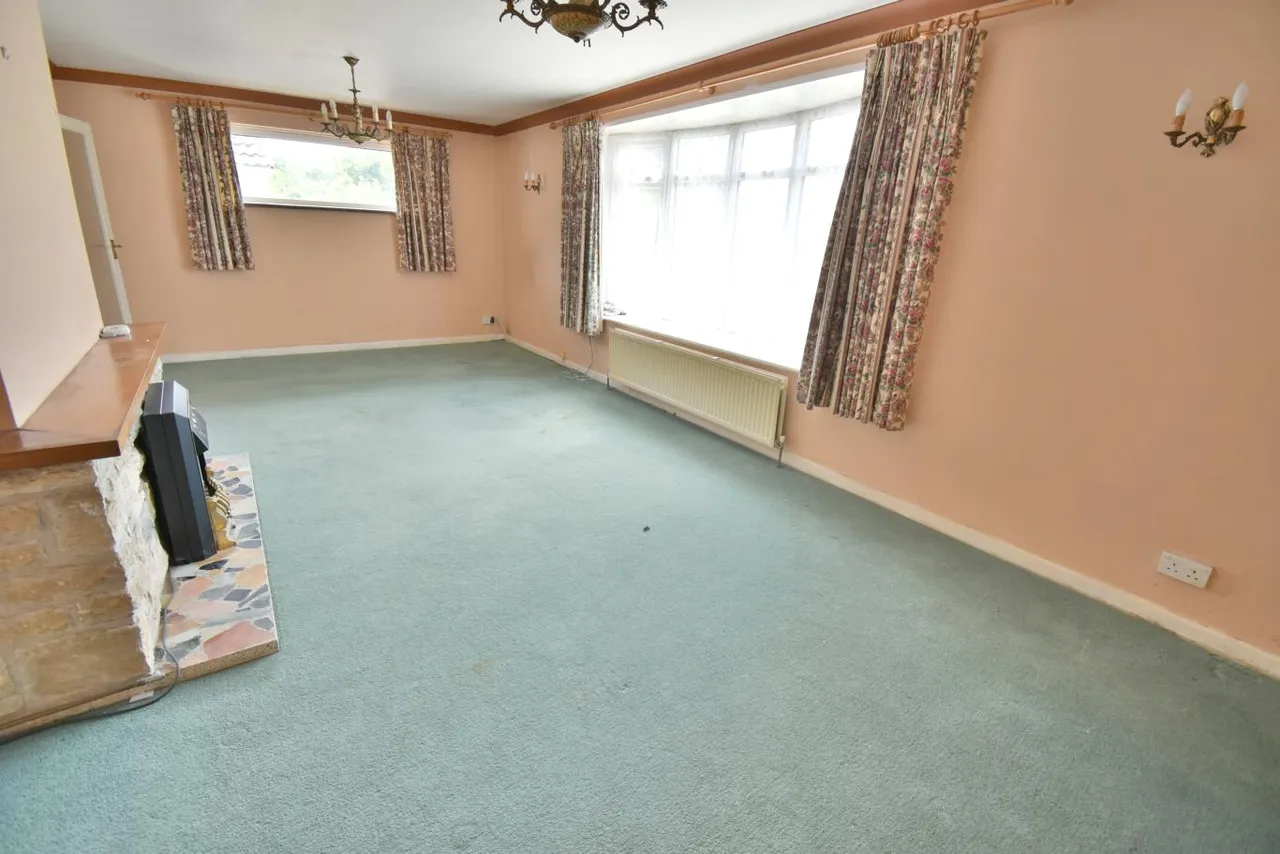 Melbury Close, BH22, photo 6