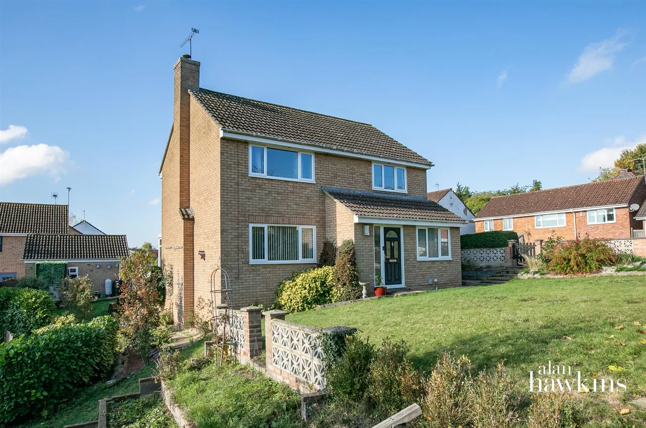 4 bed house for sale, Westbury Park, Royal Wootton Bassett