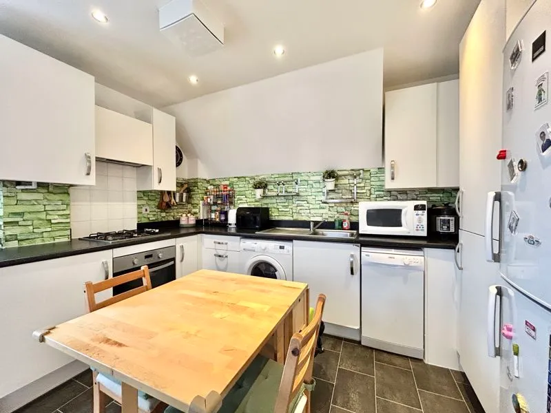 Design Drive, Dunstable LU6 1FS, photo 4