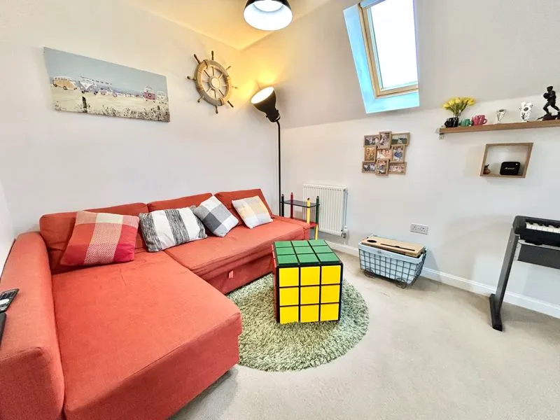 Design Drive, Dunstable LU6 1FS, photo 5