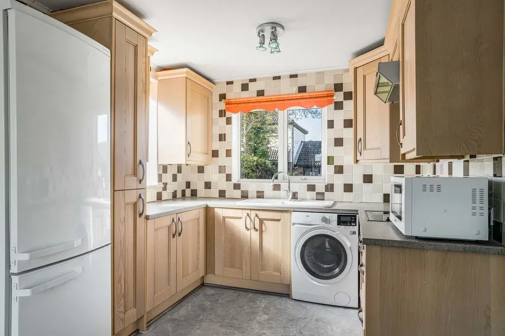 Arlott Crescent, Oldbrook, Milton Keynes, Buckinghamshire, MK6 2QT, photo 3