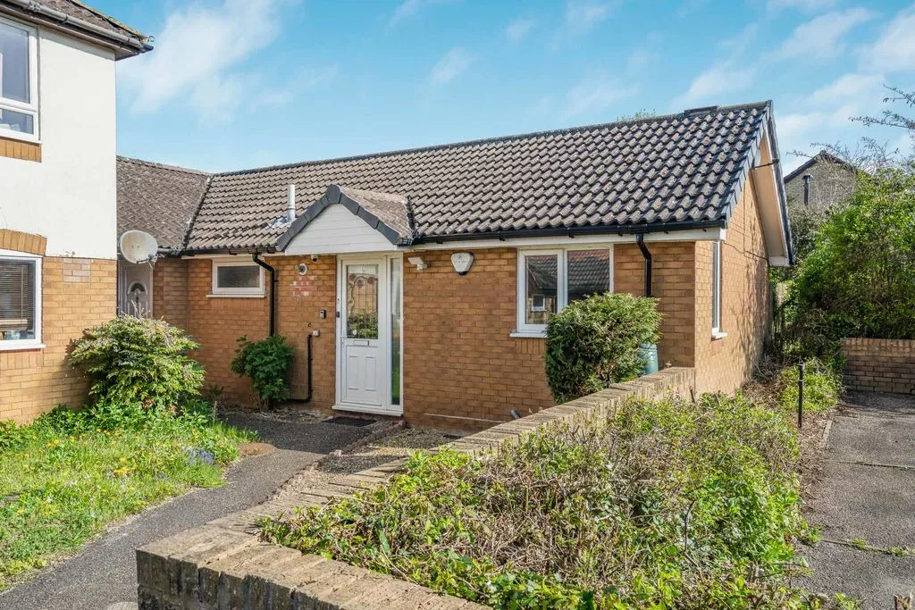 1 bed house for sale — Arlott Crescent, Oldbrook, Milton Keynes, Buckinghamshire, MK6 2QT