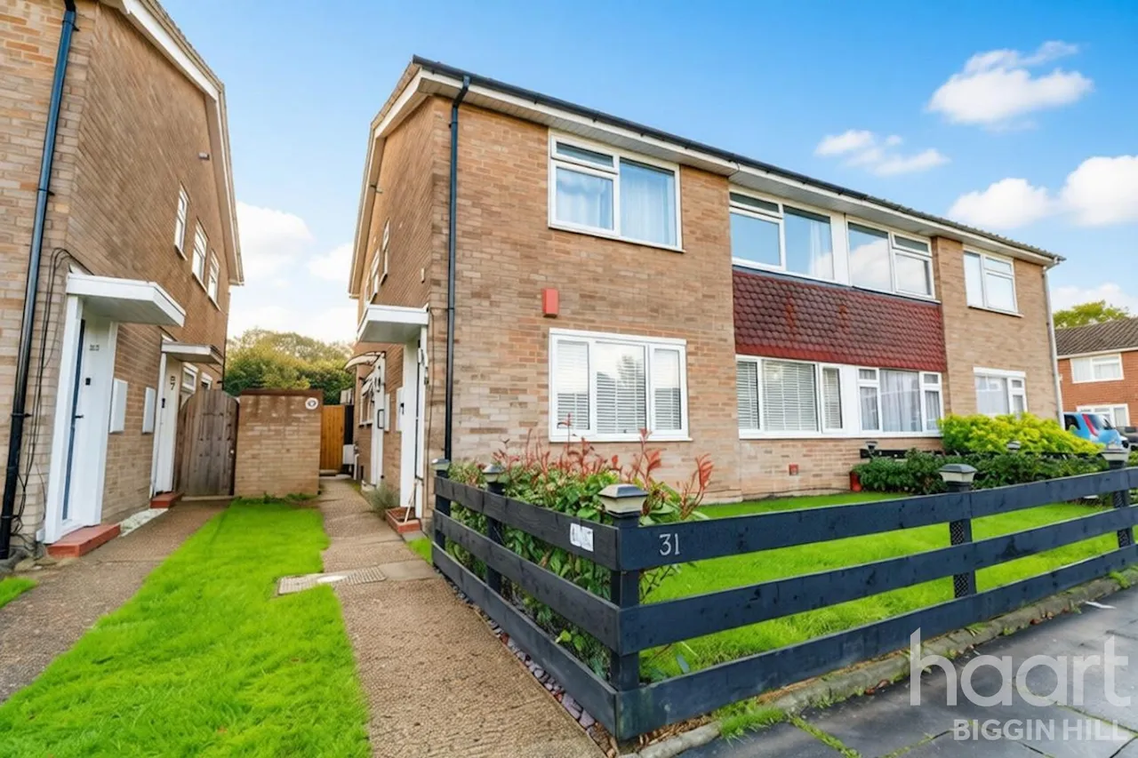 2 bed flat for sale, Acer Road, Biggin Hill, TN16