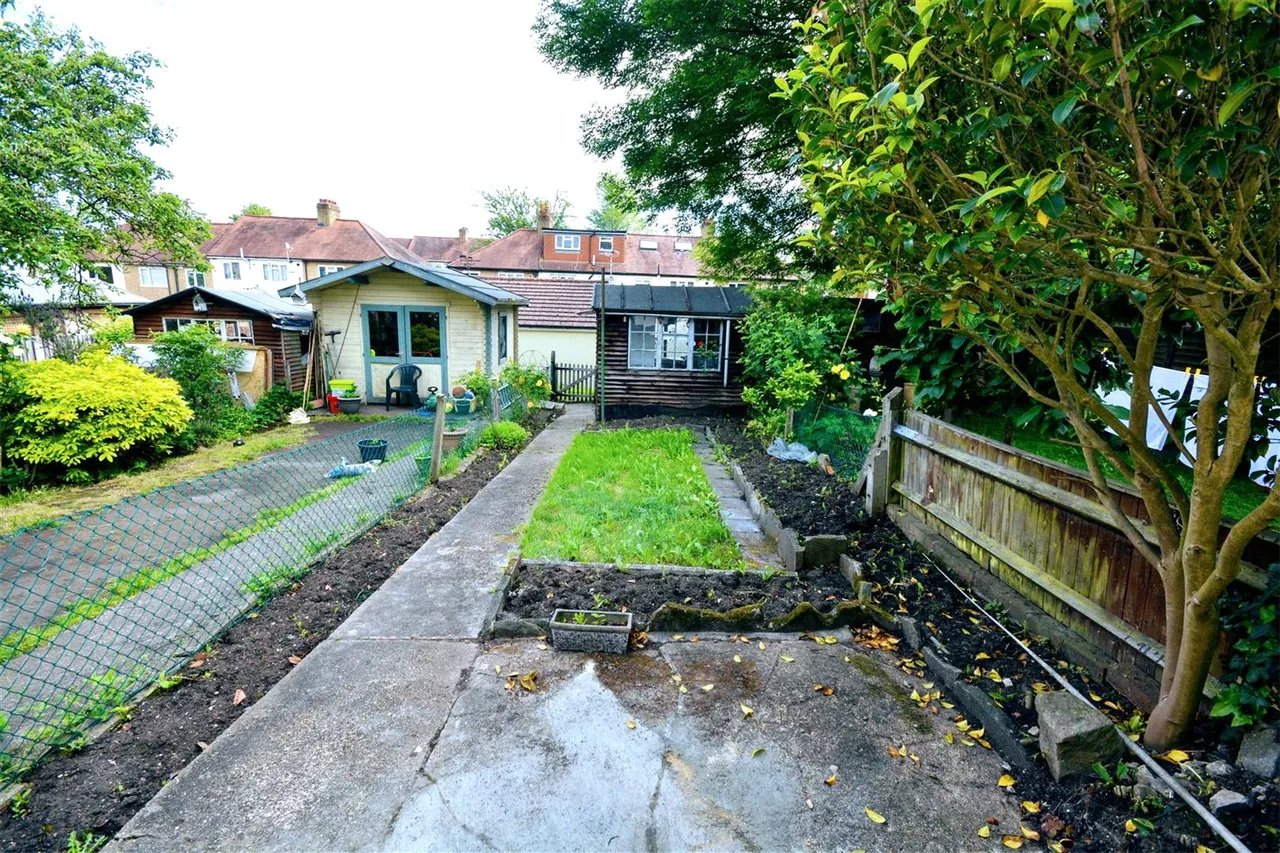 Malden Road, Cheam, Sutton, Surrey, SM3 8QZ, photo 8