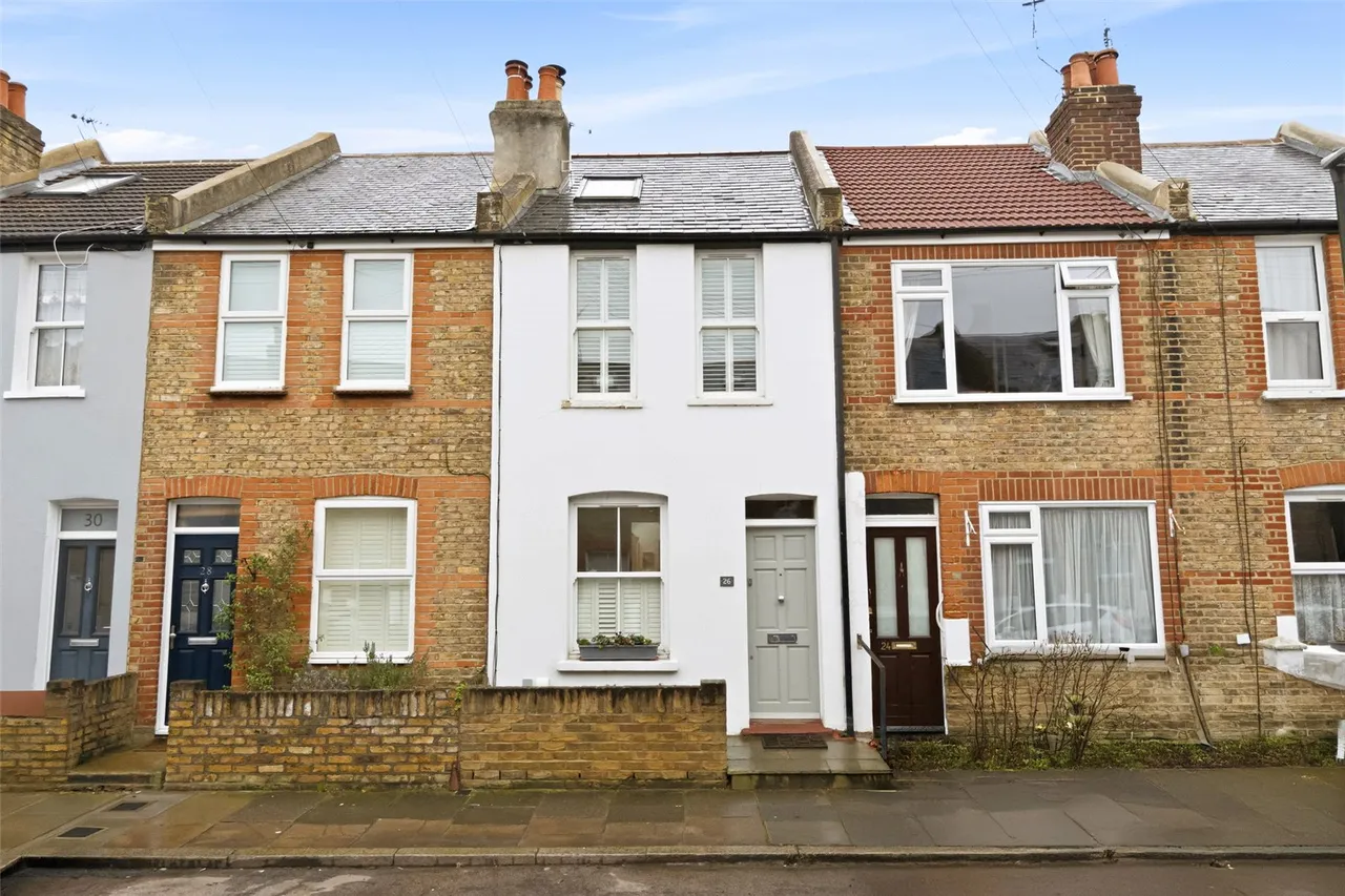 2 bed house for sale — Norcutt Road, Twickenham, TW2 6SR