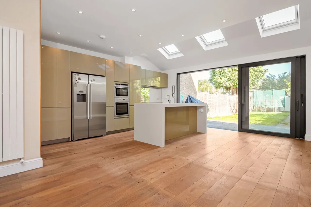 Crewys Road, Golders Green, photo 4
