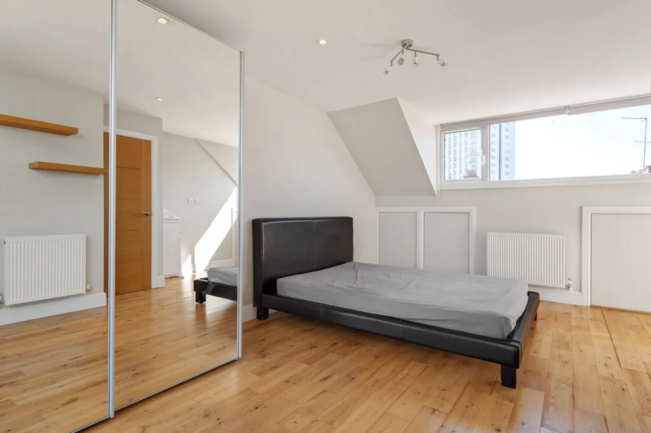 Crewys Road, Golders Green, photo 8