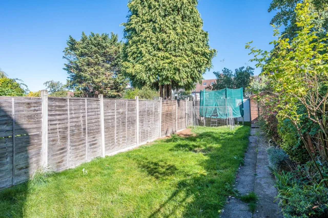 Crewys Road, Golders Green, photo 2