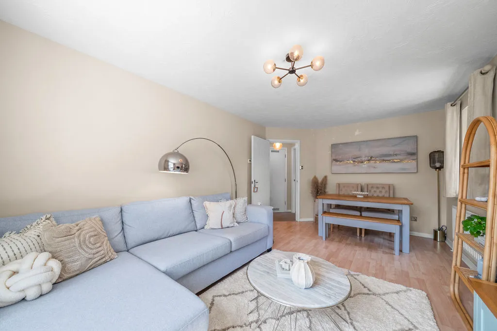Mayfield Road Hersham, Walton-On-Thames KT12 5HZ, photo 6