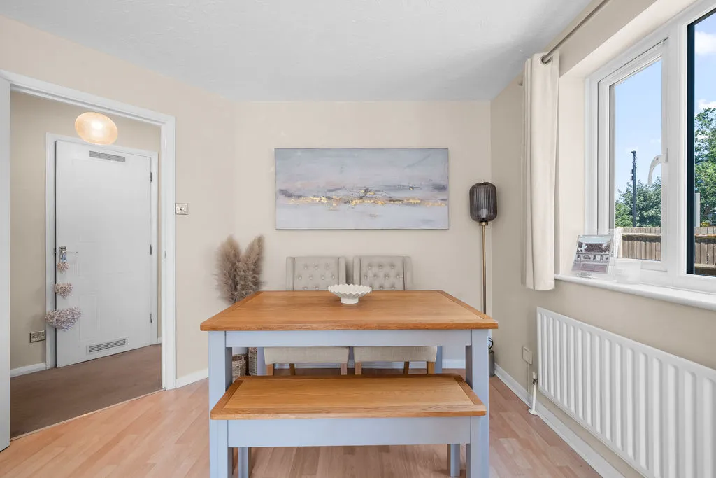 Mayfield Road Hersham, Walton-On-Thames KT12 5HZ, photo 5
