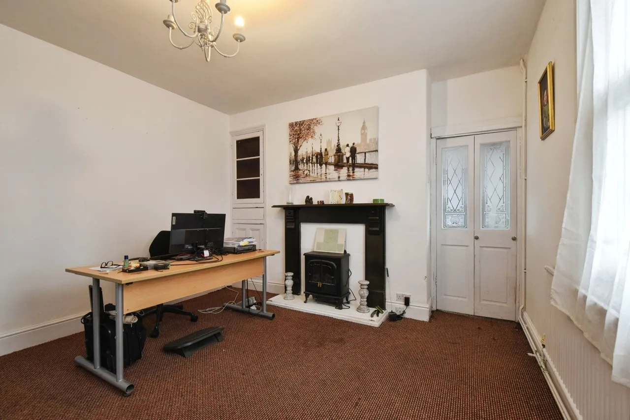 High Street, Ammanford, SA18, photo 8