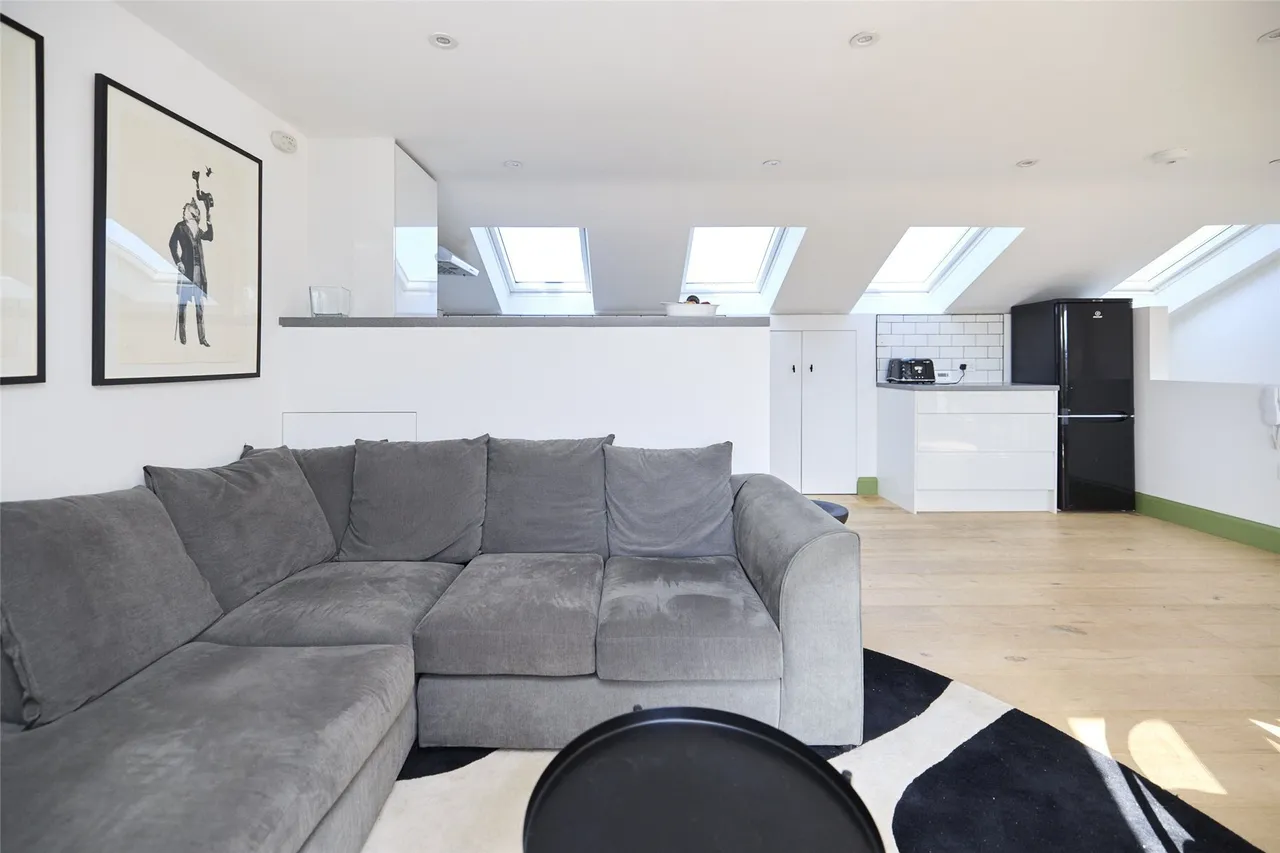 2 bed flat to rent — Meeting House Lane, London, SE15
