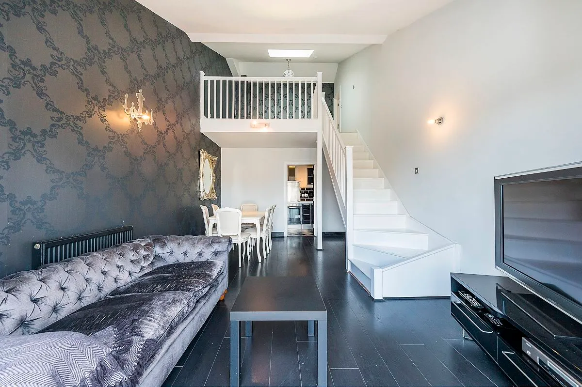 3 bed flat for sale — 8 Victory Place, London, E14 8BQ