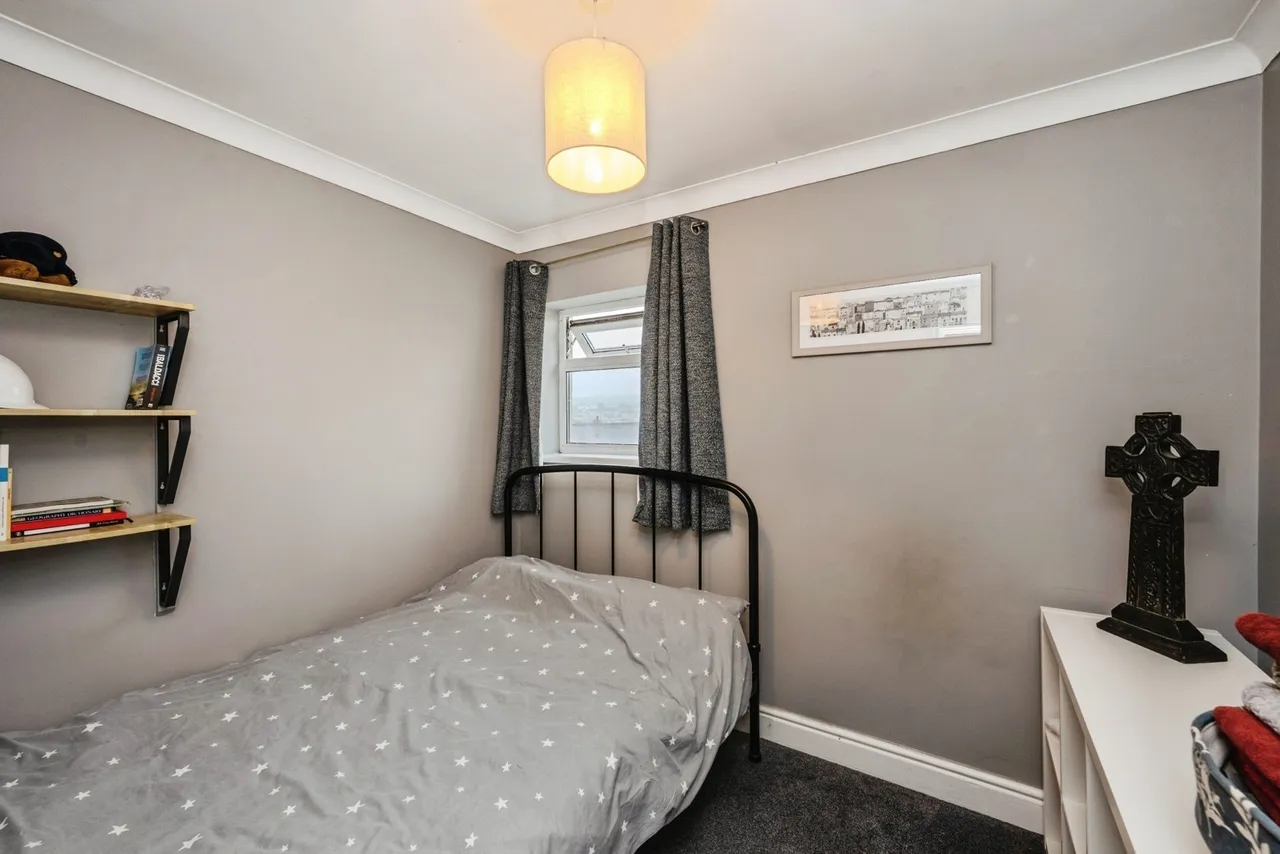 Glevering Street, Llanelli, SA15, photo 13