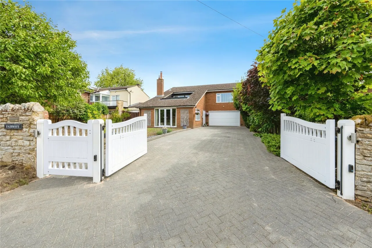 4 bed house for sale — Moor End Road, Radwell, Bedford, Bedfordshire, MK43
