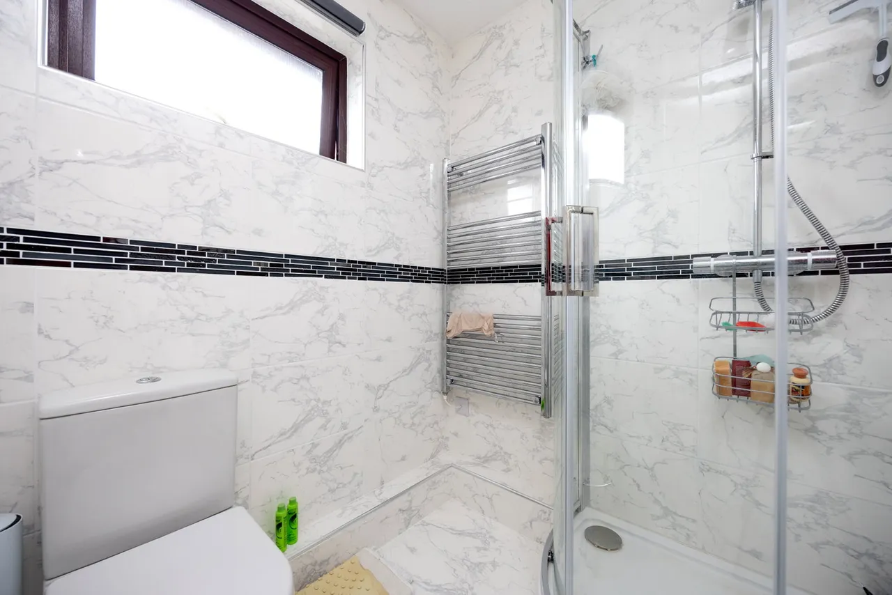 Kemp Close, Devizes, SN10, photo 27