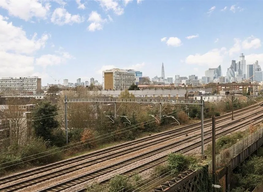 Meath Crescent, Bethnal Green, E2, photo 8