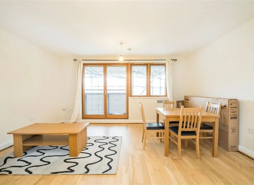2 bed flat for sale, Meath Crescent, Bethnal Green, E2