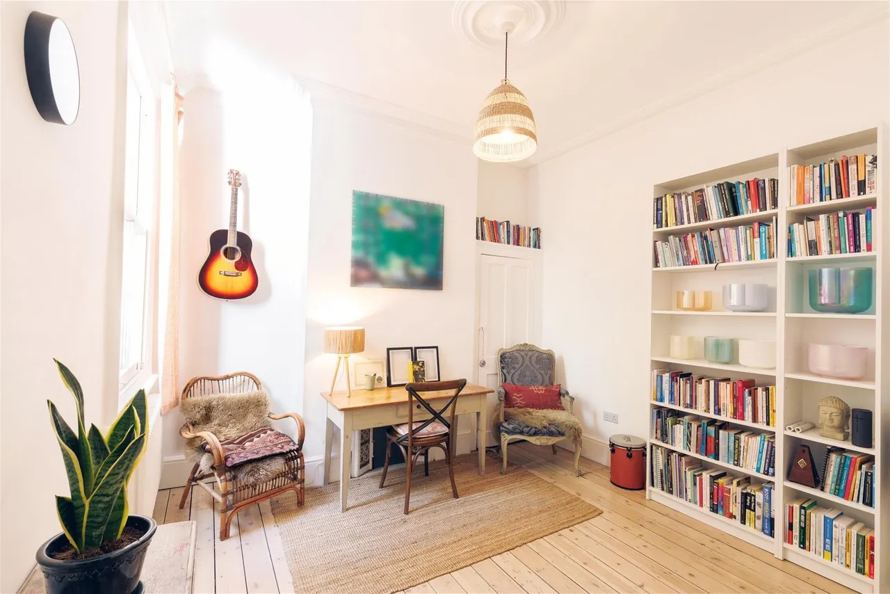 Raleigh Road, London, photo 17
