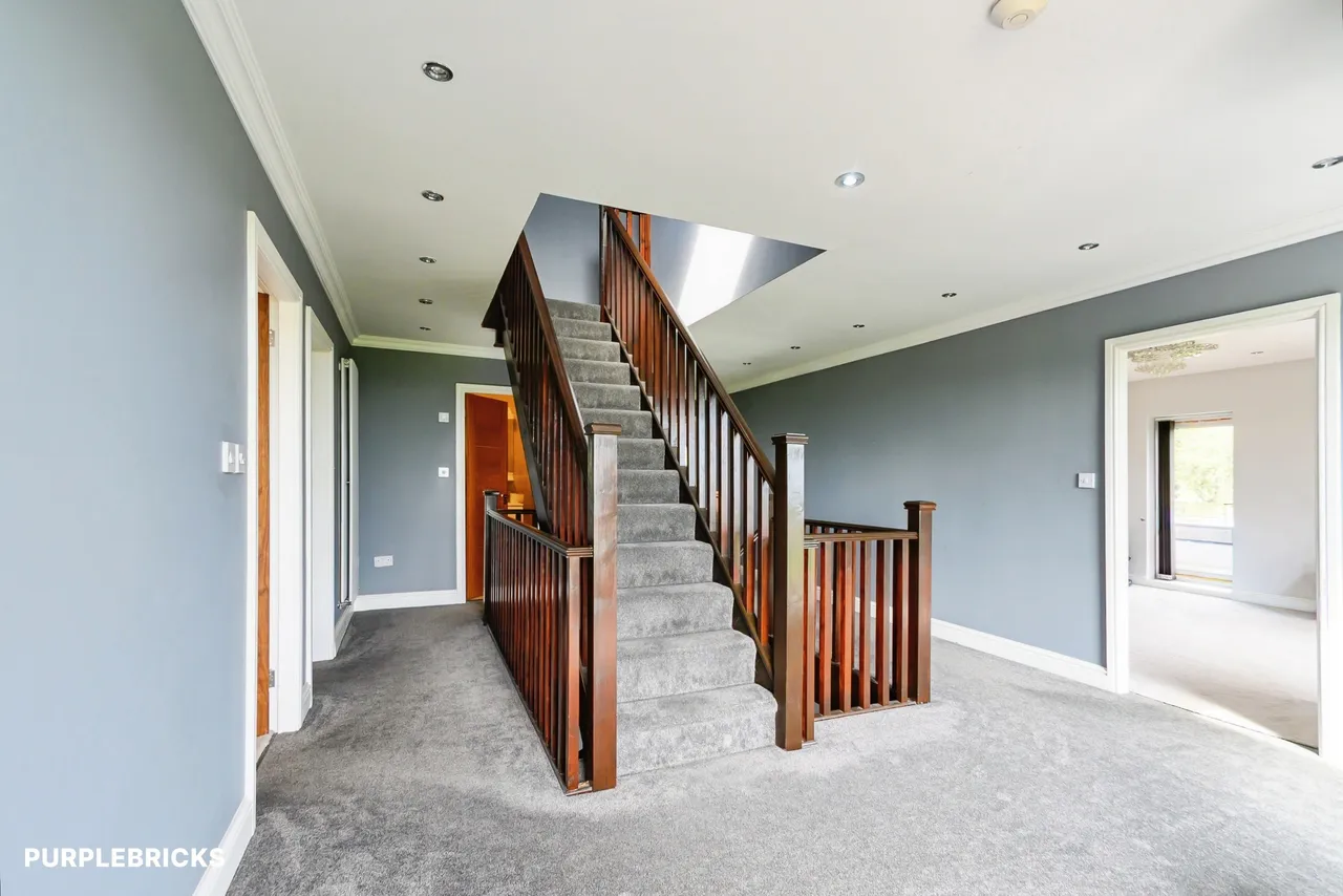 Plodder Lane, Bolton, BL5, photo 5
