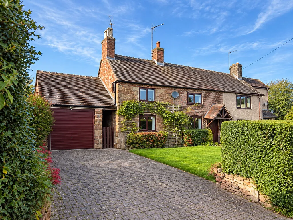3 bed house for sale, Church Road, Ashley