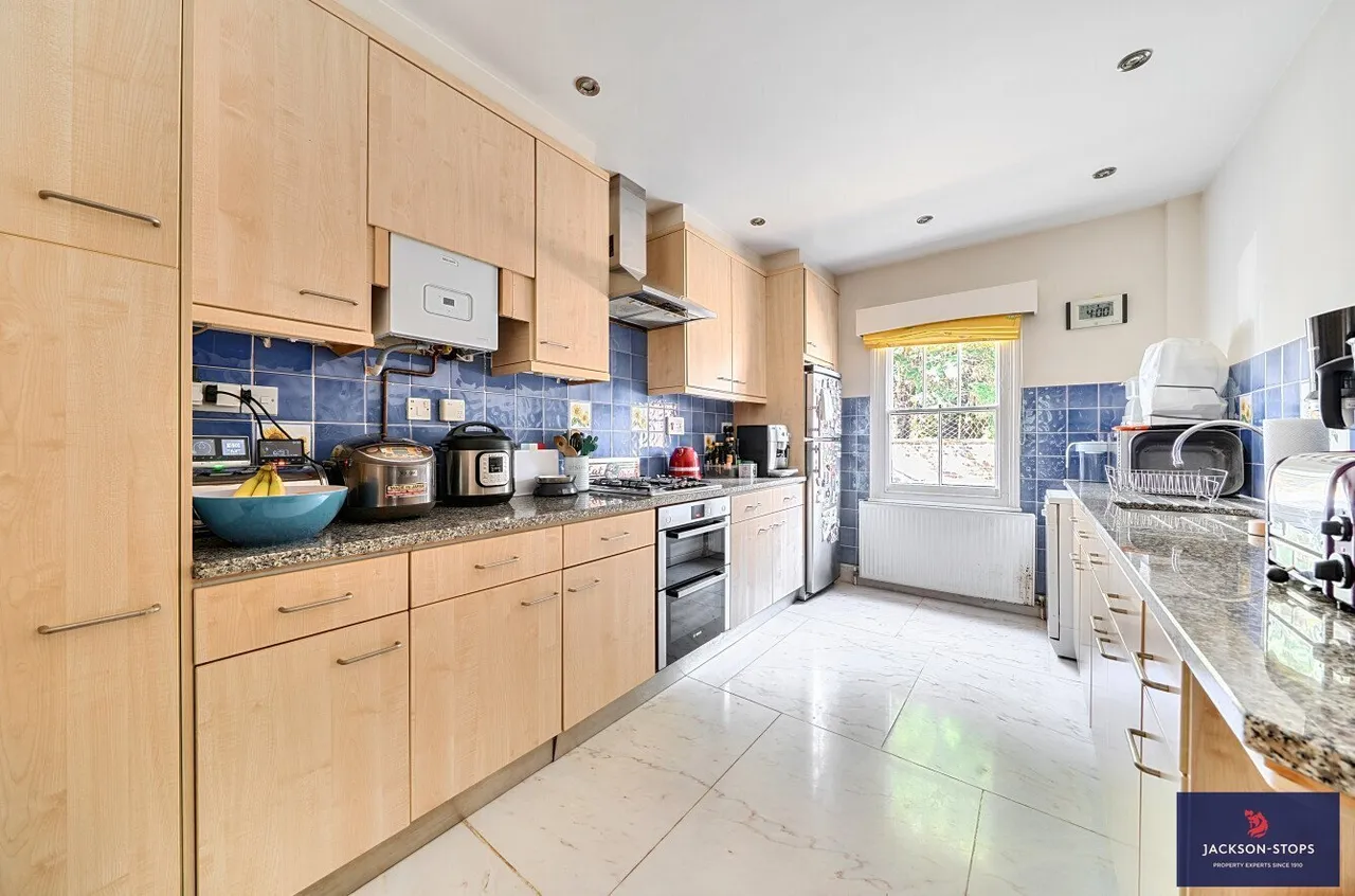 High Street, Hardingstone, NN4, photo 6