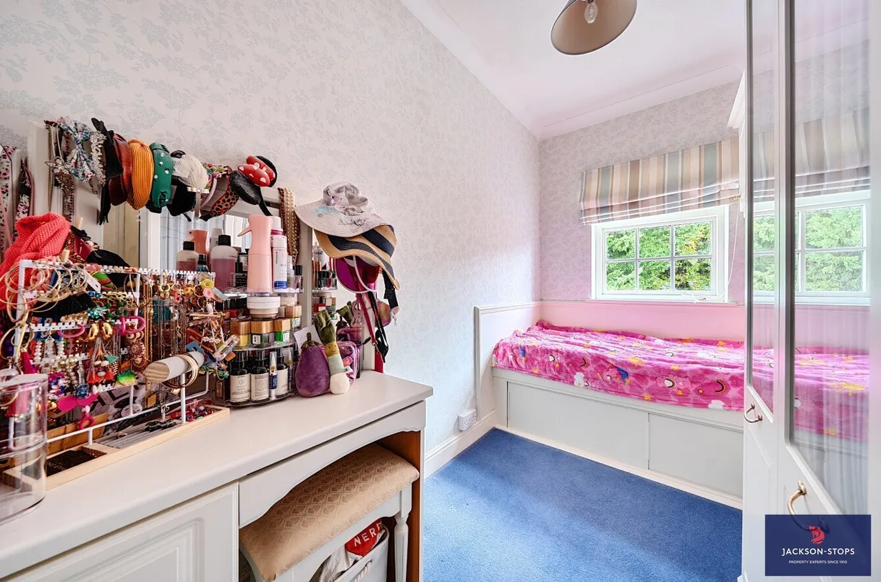 High Street, Hardingstone, NN4, photo 12