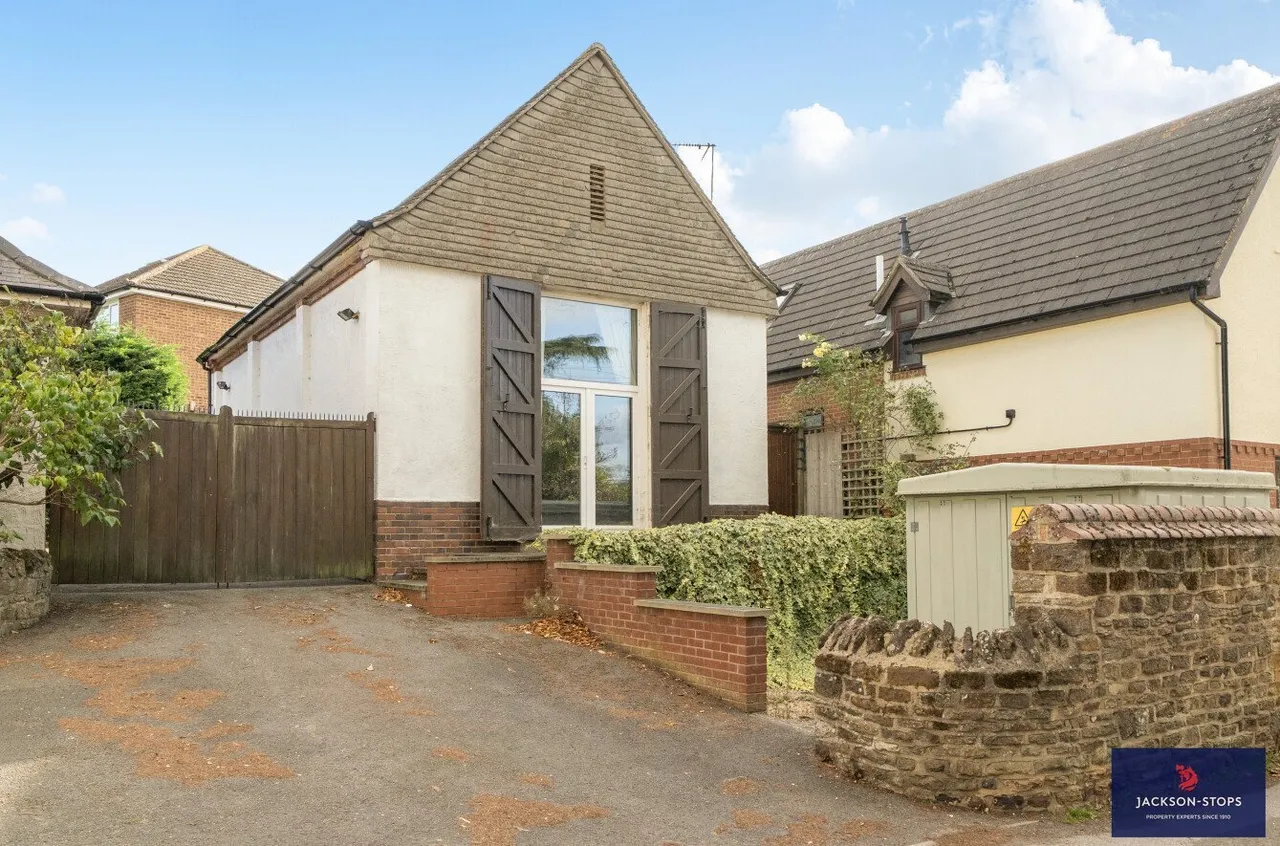 High Street, Hardingstone, NN4, photo 2