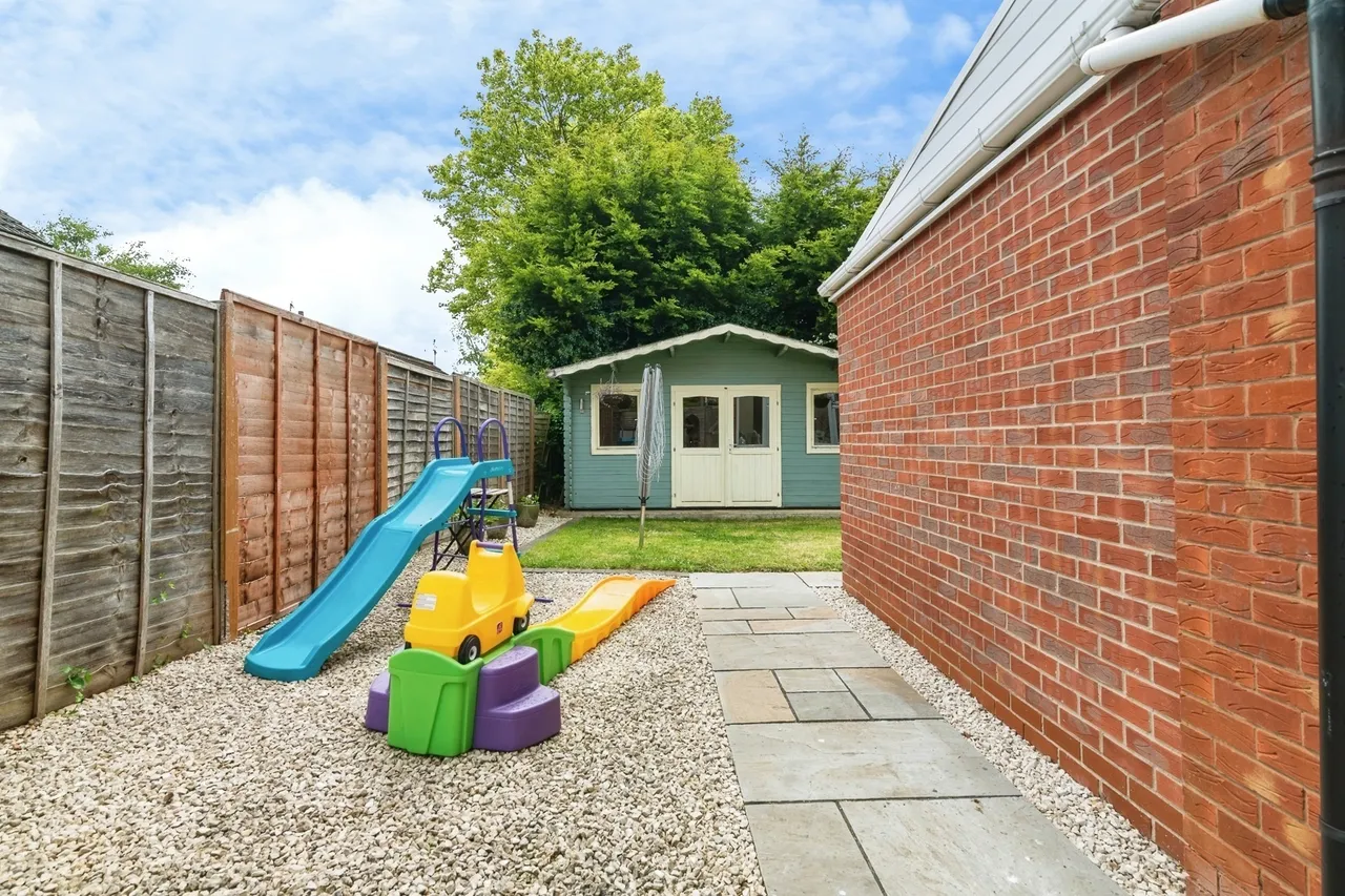 Farm House Close, Bottesford, NG13, photo 24