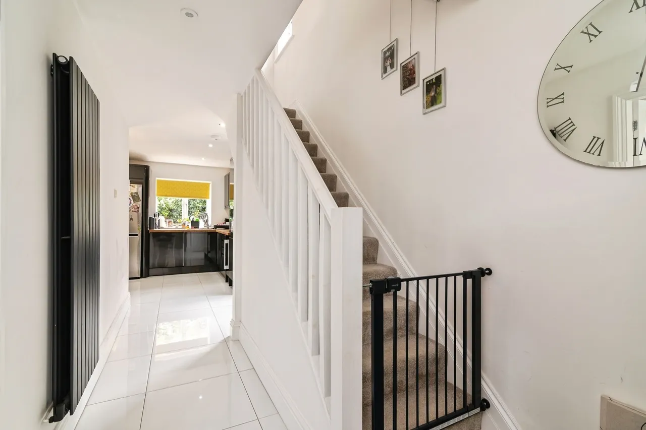Farm House Close, Bottesford, NG13, photo 10