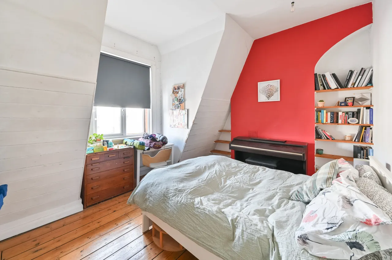 Top Floor Flat, 409-411 Brixton Road, London, photo 5