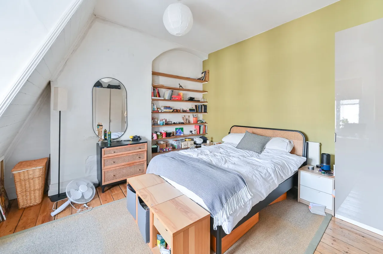 Top Floor Flat, 409-411 Brixton Road, London, photo 4