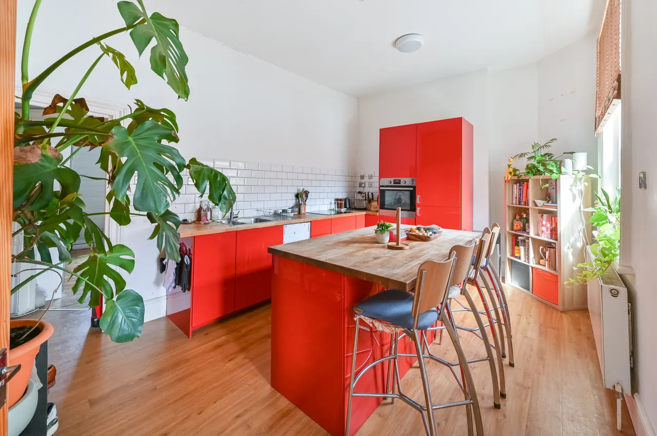 Top Floor Flat, 409-411 Brixton Road, London, photo 8