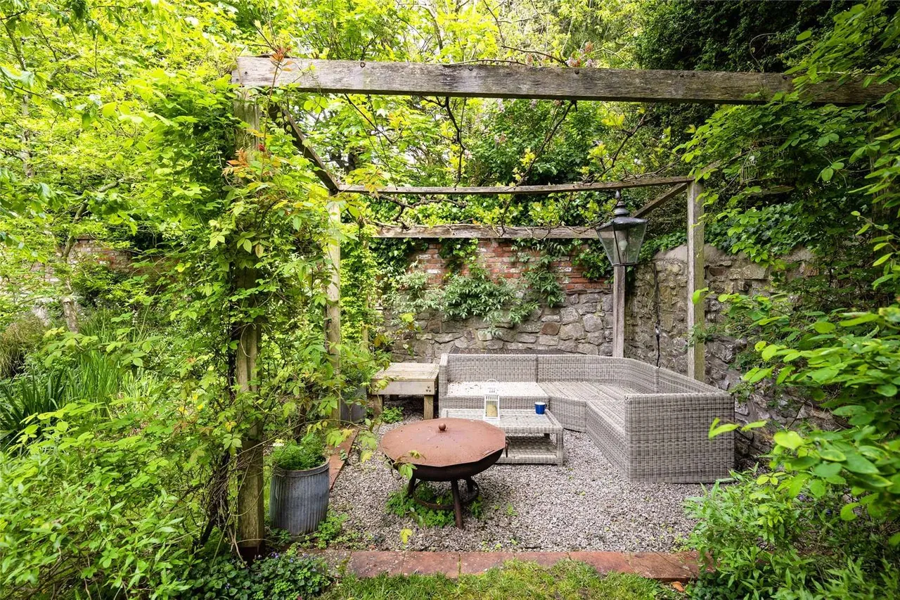 St. Michaels Hill, Kingsdown, BS2, photo 18