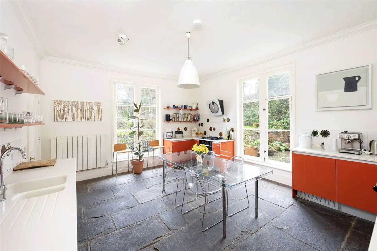 St. Michaels Hill, Kingsdown, BS2, photo 9