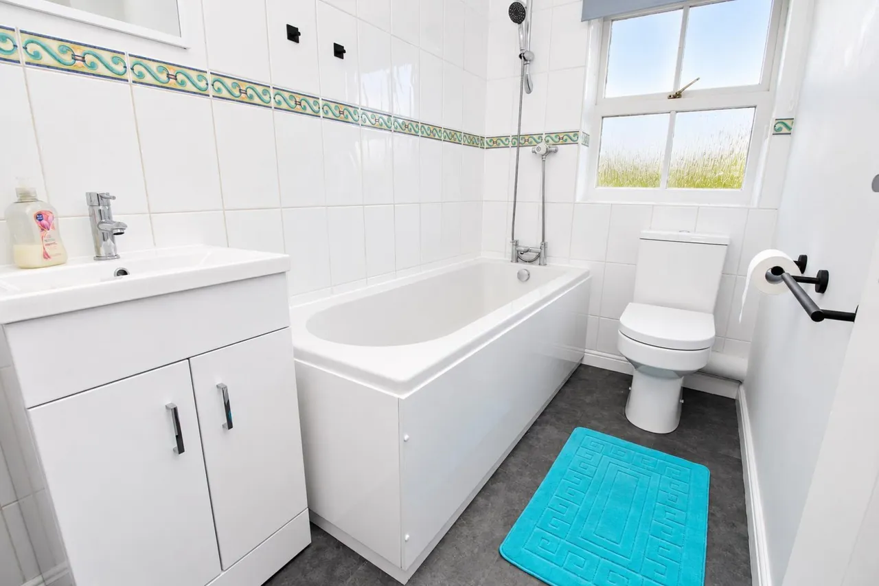 Doulton Close, Church Langley, CM17, photo 11