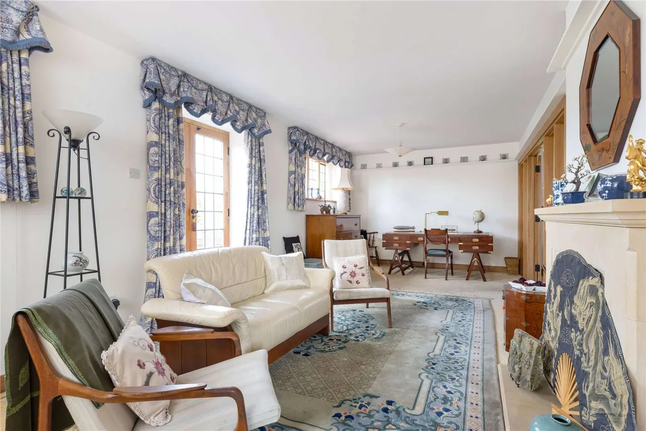 The Barns, Shackleford, Godalming, Surrey, GU8 6BU, photo 7