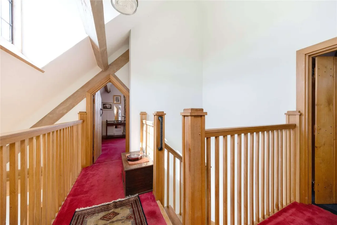 The Barns, Shackleford, Godalming, Surrey, GU8 6BU, photo 10