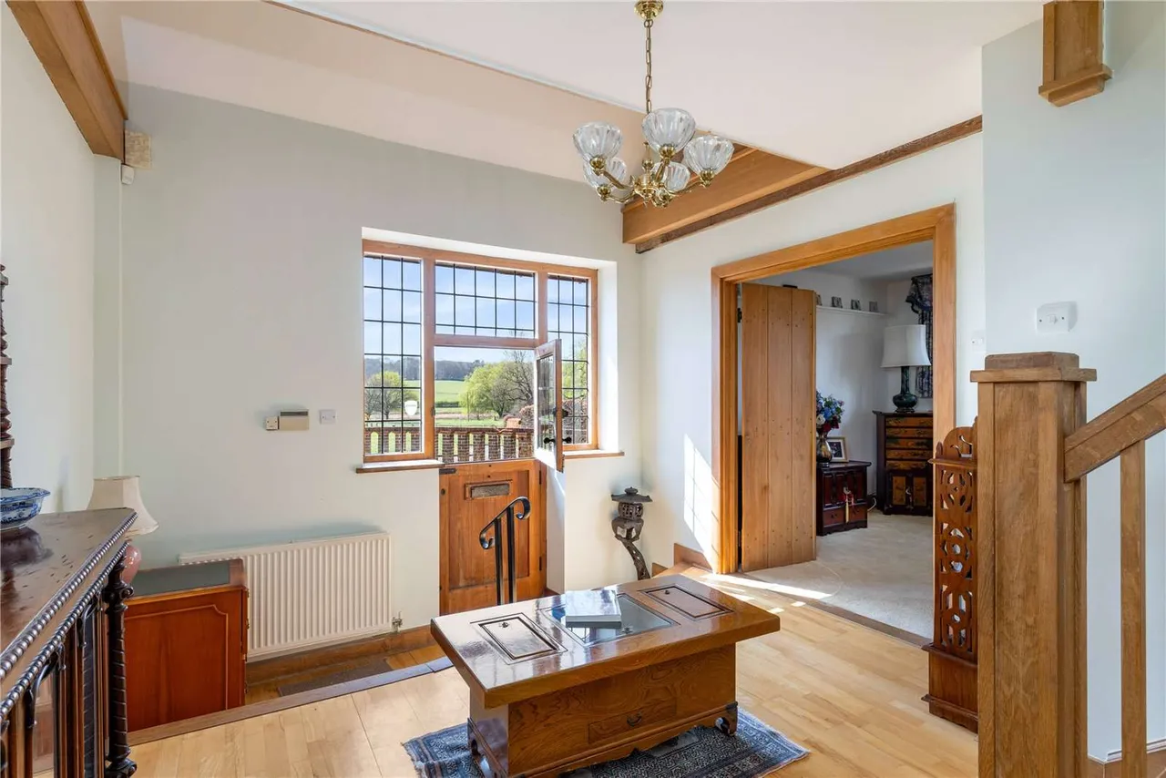 The Barns, Shackleford, Godalming, Surrey, GU8 6BU, photo 2
