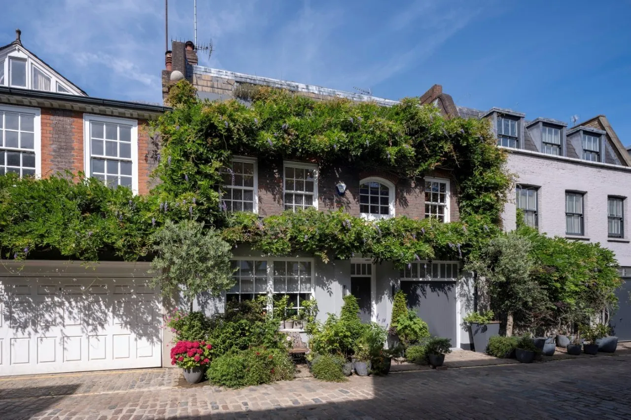 4 bed property for sale — Devonshire Close, Marylebone, London, W1G 7BA