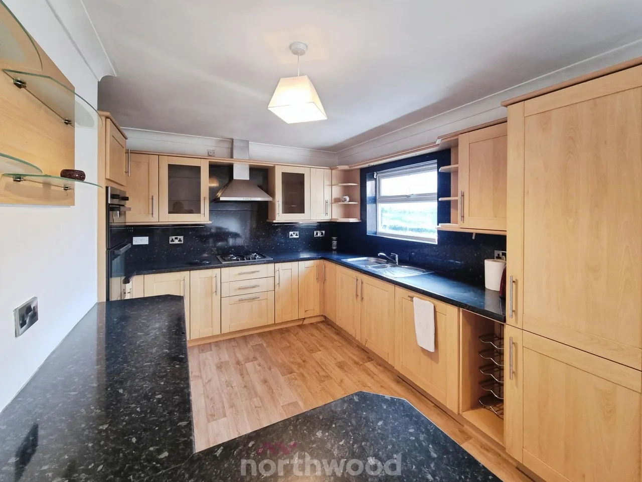Cheviot Drive, Scawthorpe, DN5, photo 11