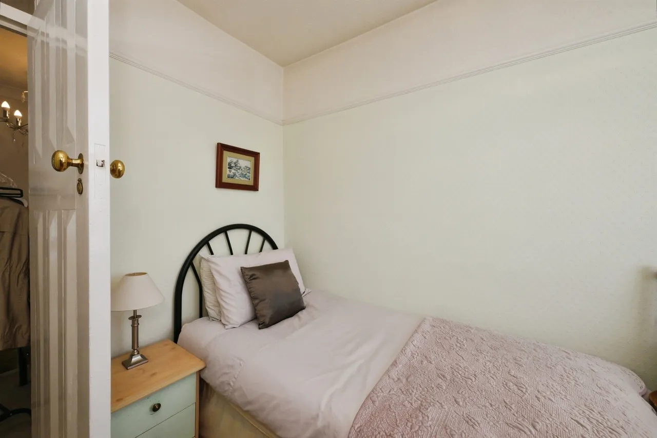 Cavendish Gardens, Barking, photo 11